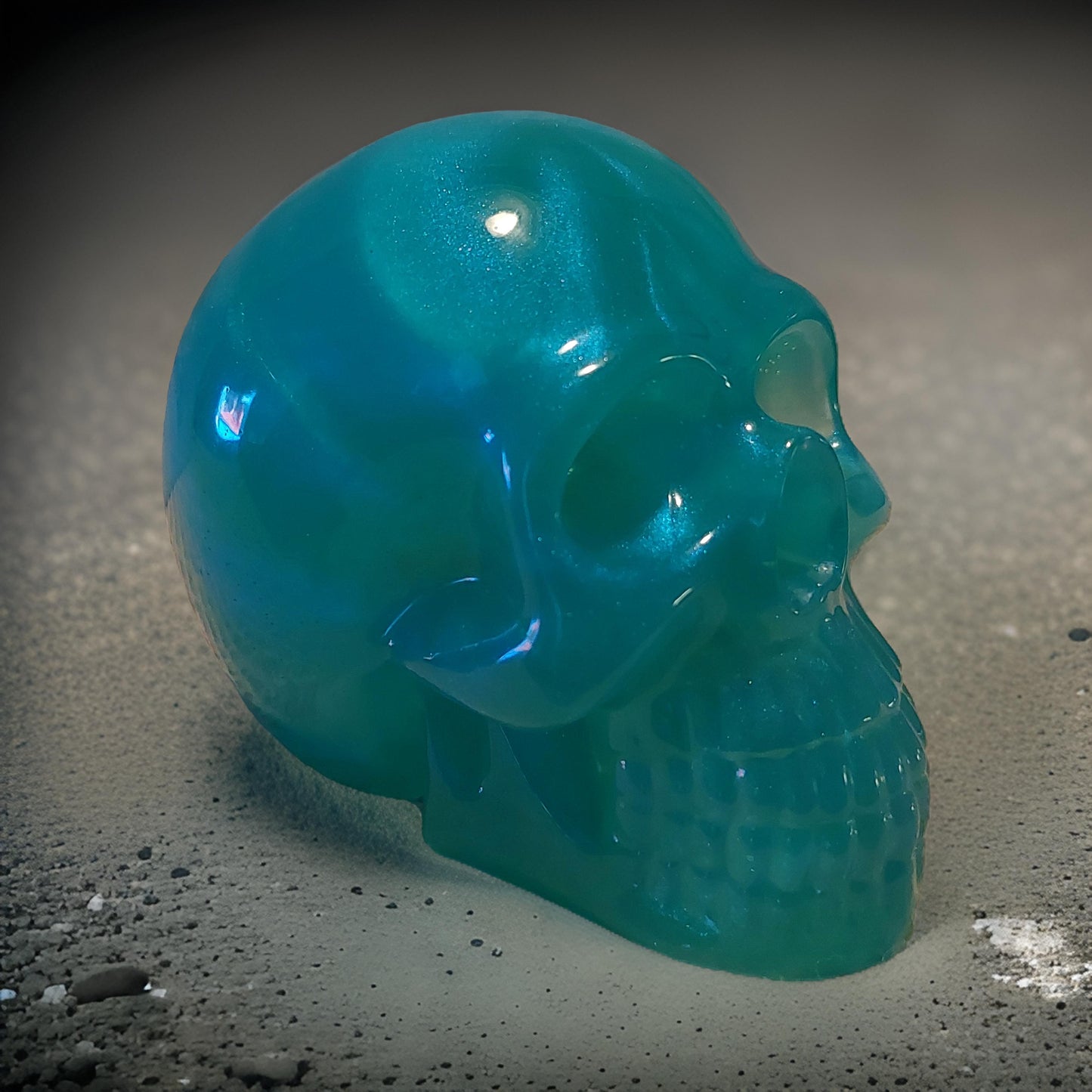 Lighted Resin Skull - Aquamarine